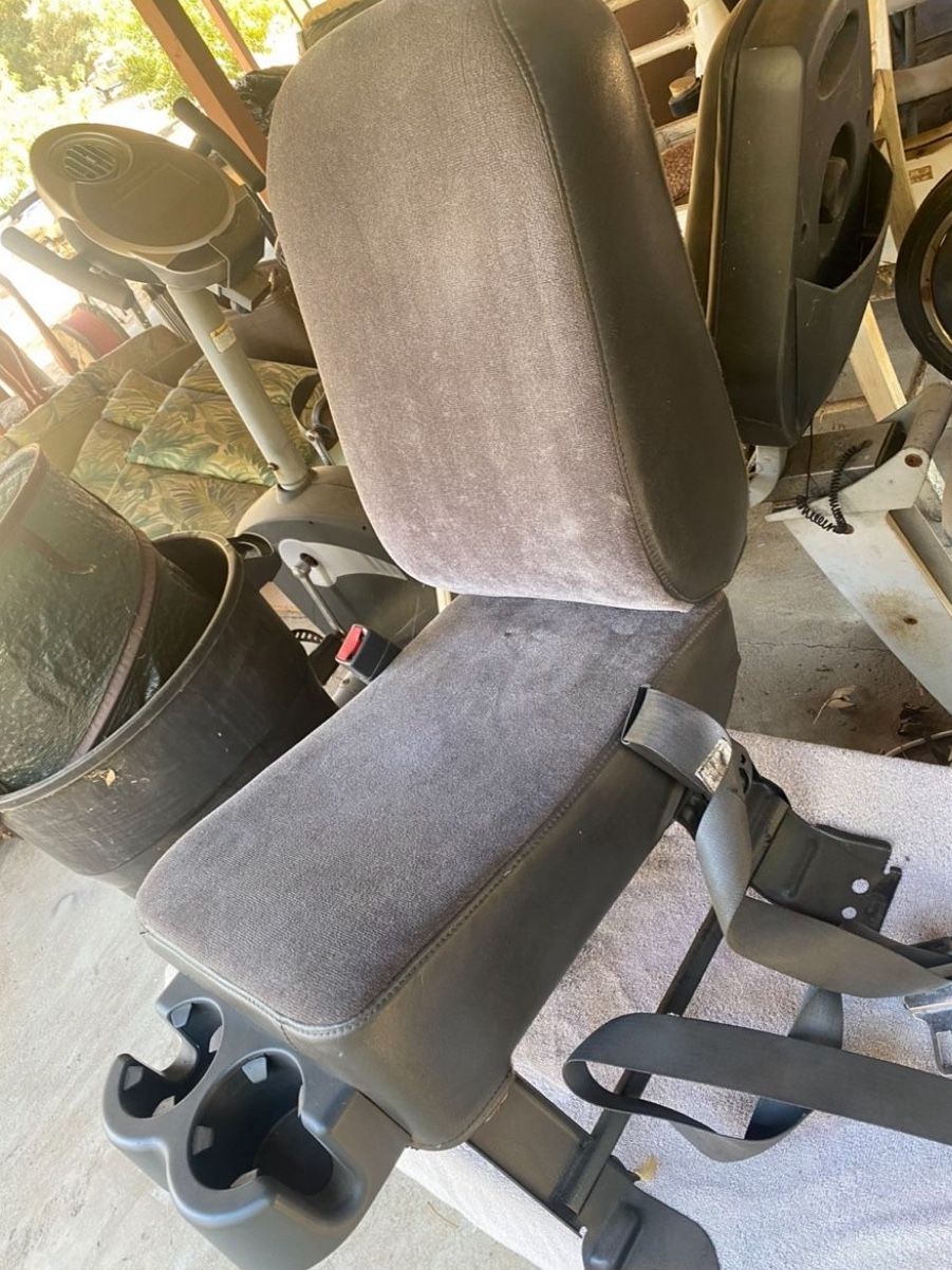 Chevy Silverado 1500 Middle Seat
