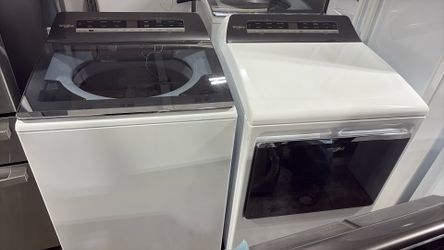 Whirlpool Topload Washer with 2 in 1 Removeable Agitator and Gas Dryer