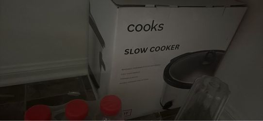 Brand new slow cooker