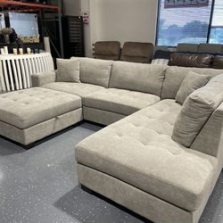 Thomasville Living Room Fabric Sectional with Ottoman 1730