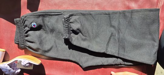 Champion Black Sweatpants – Size Small