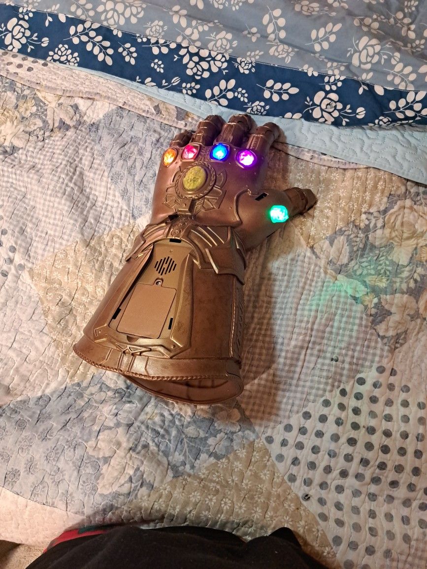 Thanos Infinity Guantlet