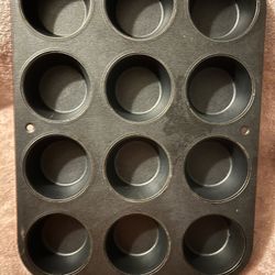 Box Of Kitchen Items (added More To The Box Since Photos