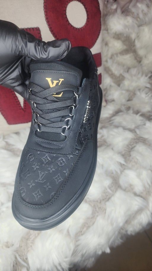 LV'S