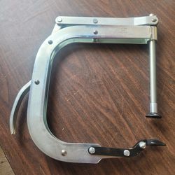 Valve spring compressor