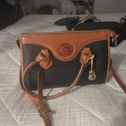Authentic Dooney & Bourke Purse - Excellent Condition