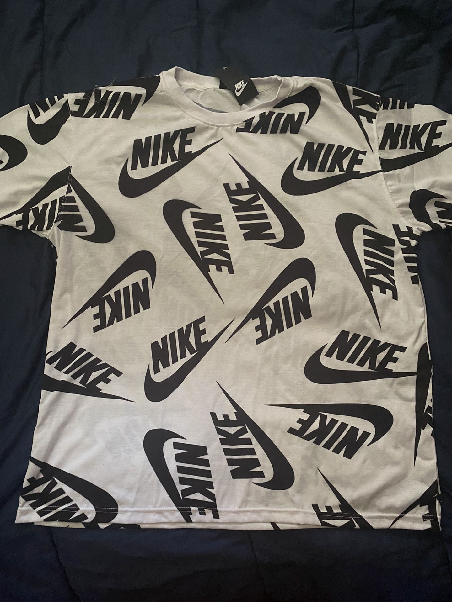 Nike Men T Shirt - Size 4XLT
