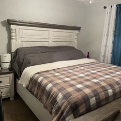 Ashley Furniture Havalance Bedroom Set 