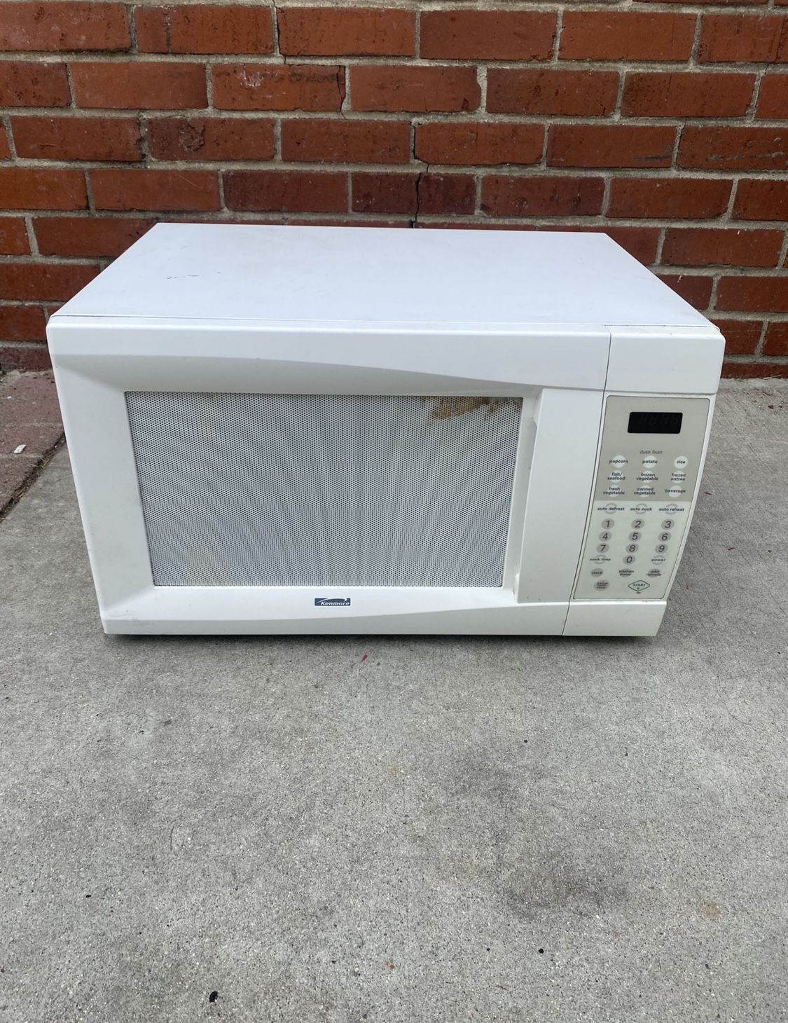 Kenmore Digital Microwave Oven 