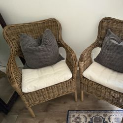 Set of wicker chairs