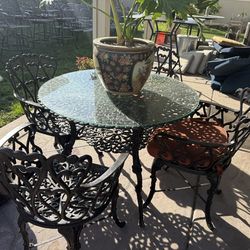 cast iron table/chair