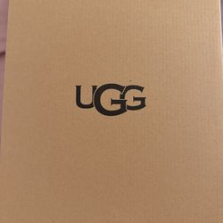 UGG Classic Tan Gift Box
