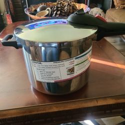 semi new zavor pressure cooker 10 quart in good condition for Sale in  Rialto, CA - OfferUp