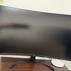 Acer 31.5-inch curved QHD (2560x1440) gaming Monitor 180Hz refresh rate