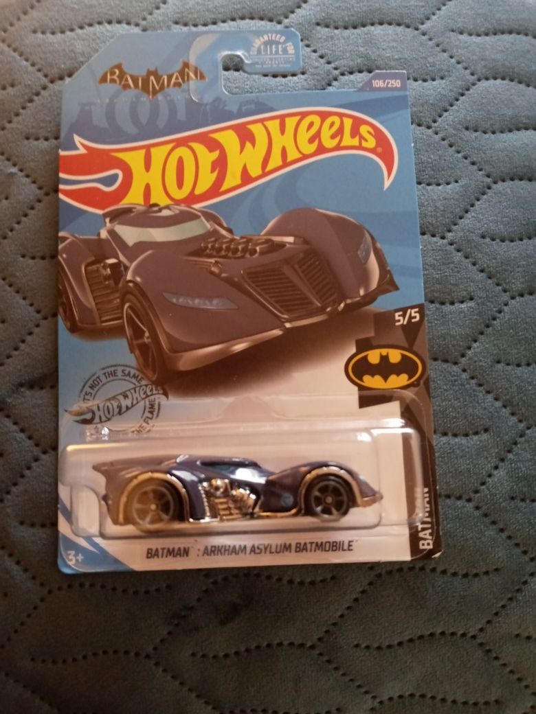 Hotwheels *Treasure Hunt* "Batman: Arkham Asylum Batmobile" - 2020 - GHD69