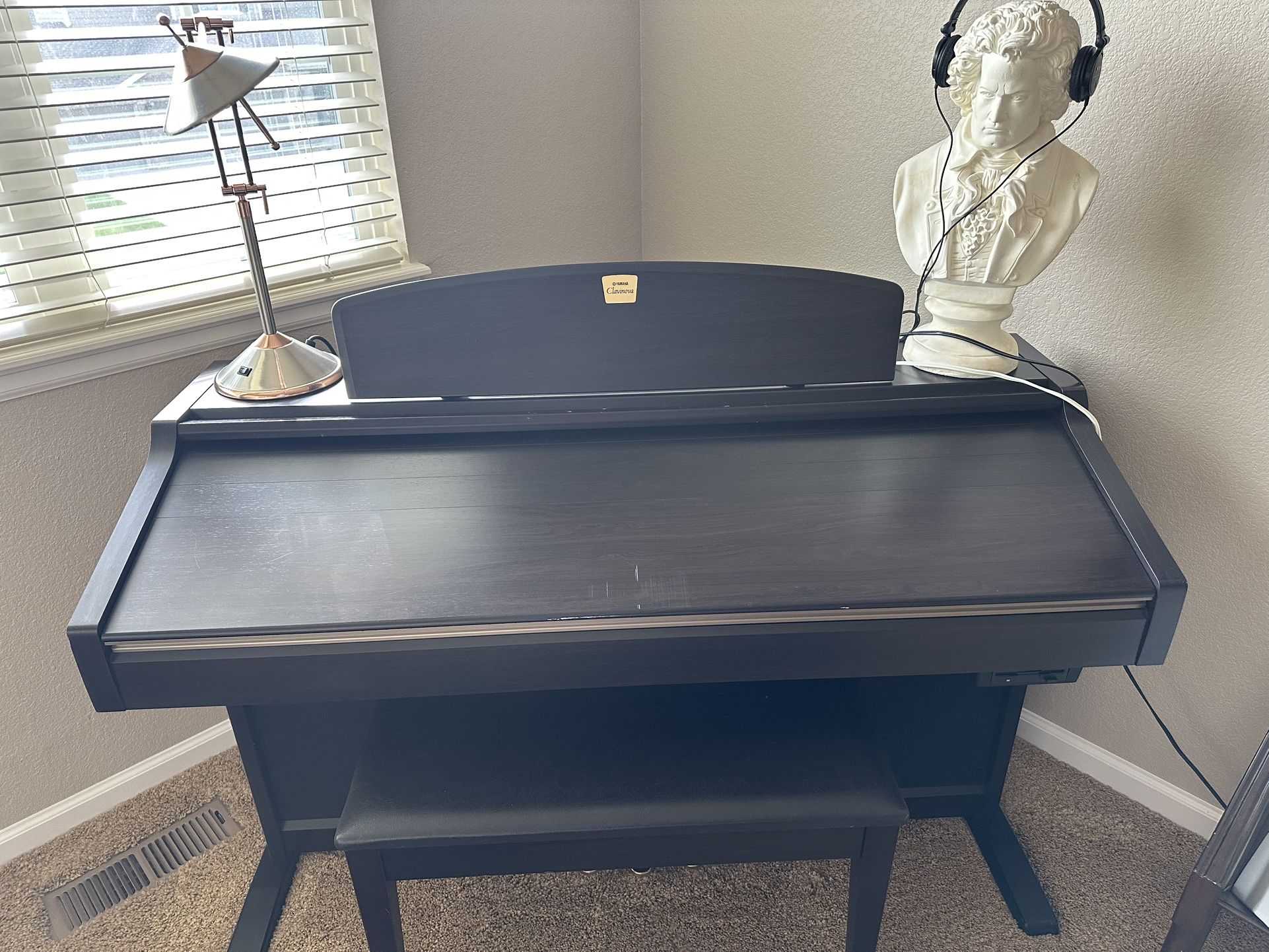Yamaha Electric piano
