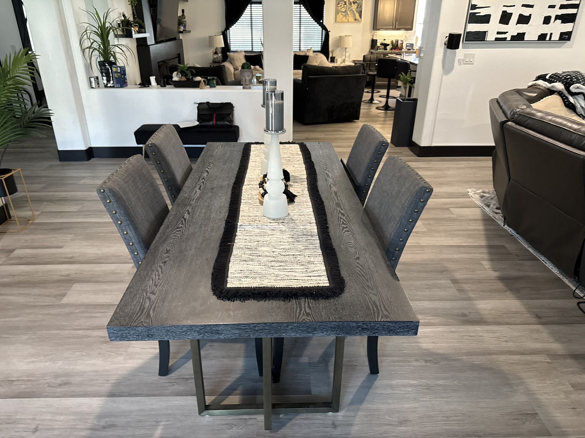 Dinning Room Table