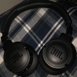 JBL headphone