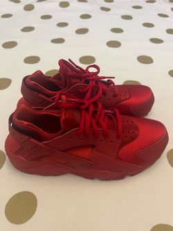 Nike Air Huarache Triple Red Sneakers