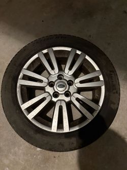 Range Rover tire and rim set