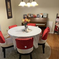 7 Piece Dining With Rug And Piano