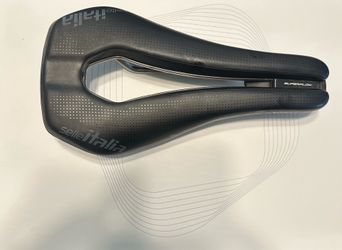 Selle Italia Superflow Saddle – Excellent Condition