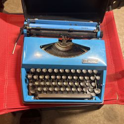 antique portable typewriter 