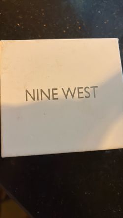 NINE WEST