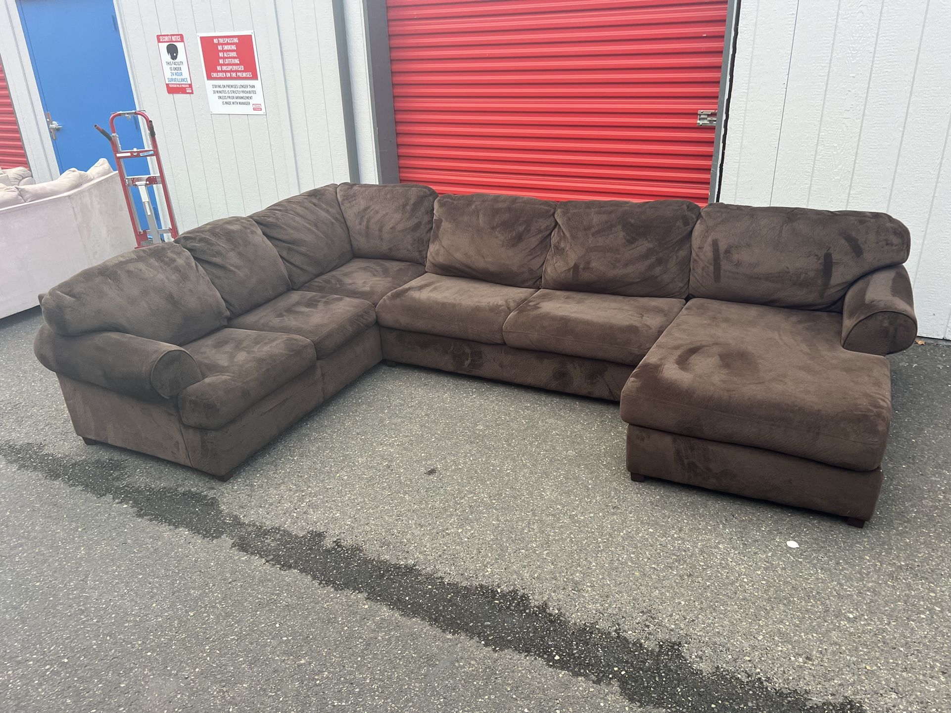 *Free Delivery* XL Sectional Sofa