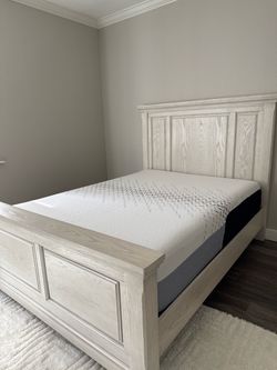 White Wash Wood Bed Frame with Headboard