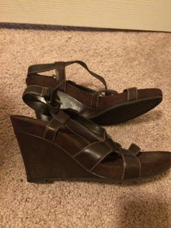 Ladies sandals