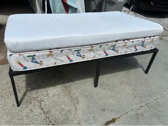 BEAUTIFUL TWIN BED