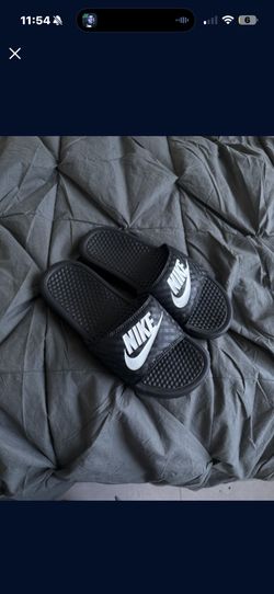 Nike Slides Size 7, $10