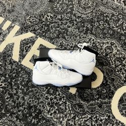 Air Jordan 11 Columbia Early