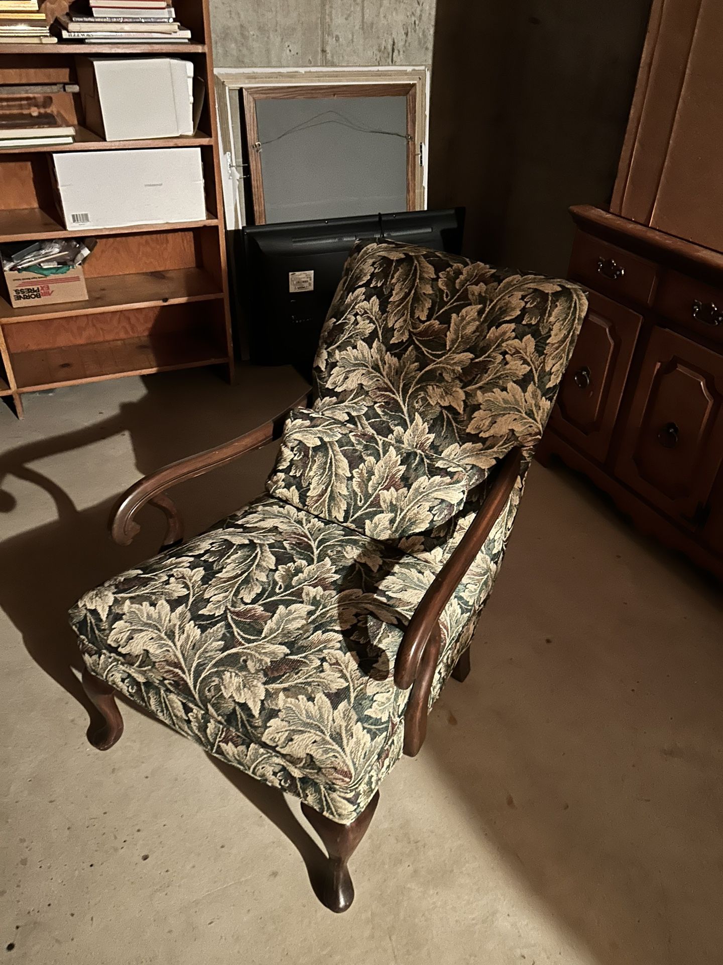Antique Green Leaf Upholstered Chair 