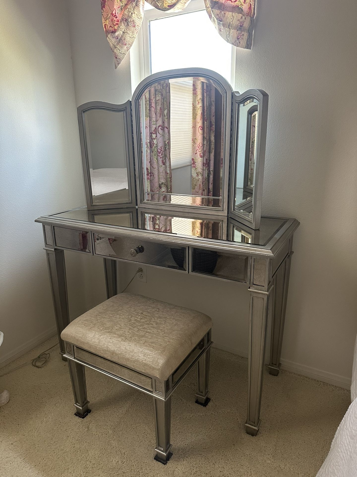 Mirrored Vanity And Stool