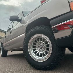 17" AXD Rines Y Llantas 265/70/17 Kumho RT