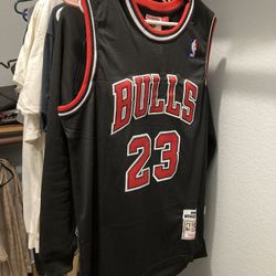 Michael Jordan Jersey Large New 