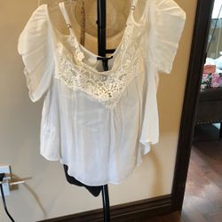 Women’s Top Small