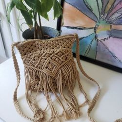 Macrame Crochet Fringe Crossbody Bag. 