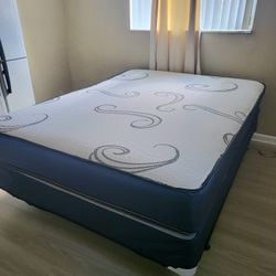 NEW QUEEN-SIZE MATTRESS AND BOX SPRING