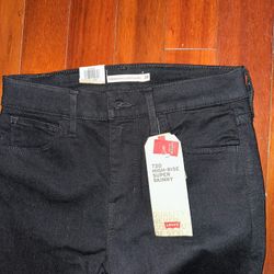 Levi’s size 6 Skinny high rise 