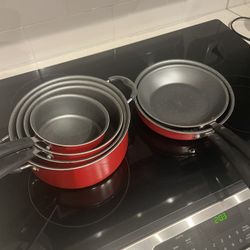 Set Of Pots And Pans