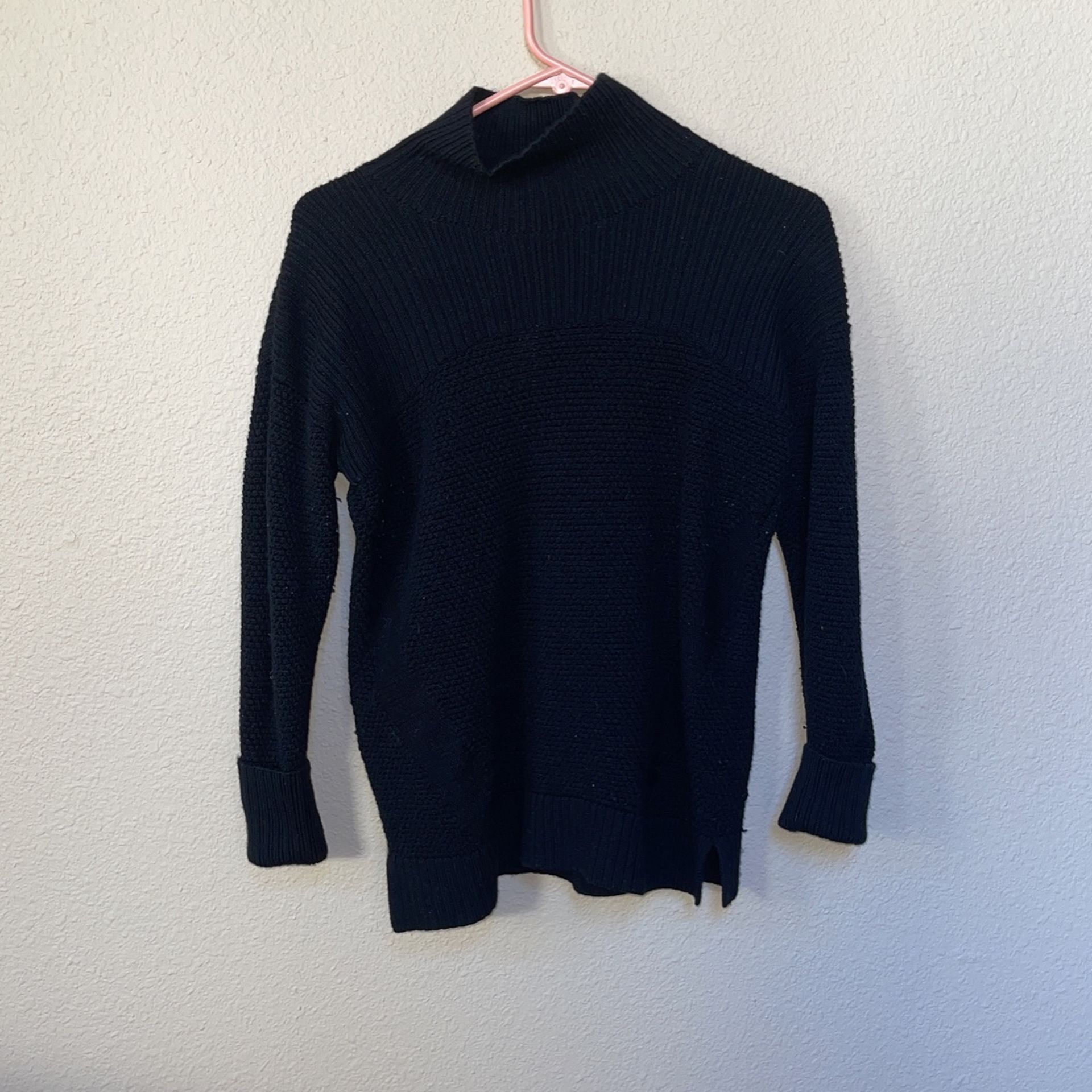 Lululemon Turtleneck Jogger