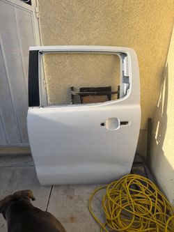 2019-2023 ford ranger driver side rear door