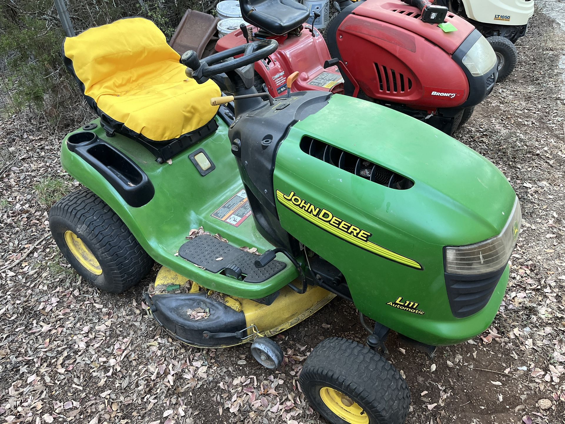 John Deere L111 42” Riding Lawn Mower 17.5hp
