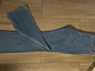 Used Levi's Light Wash Bootcut Jeans size 33