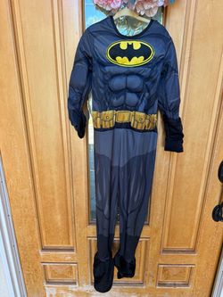 Batman kids costume size small 5-7.