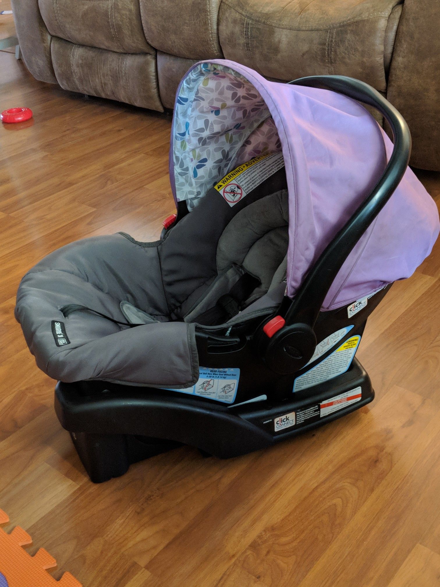 Graco click connect verb carseat in color Perry