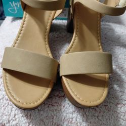 Cash Only NIB y-not? Willow Natural Sandals Size 9